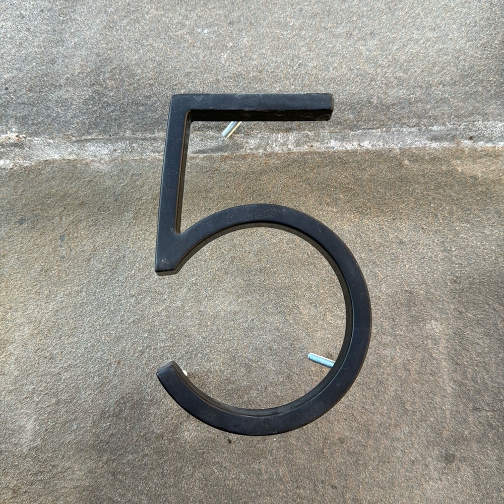 House number 6”